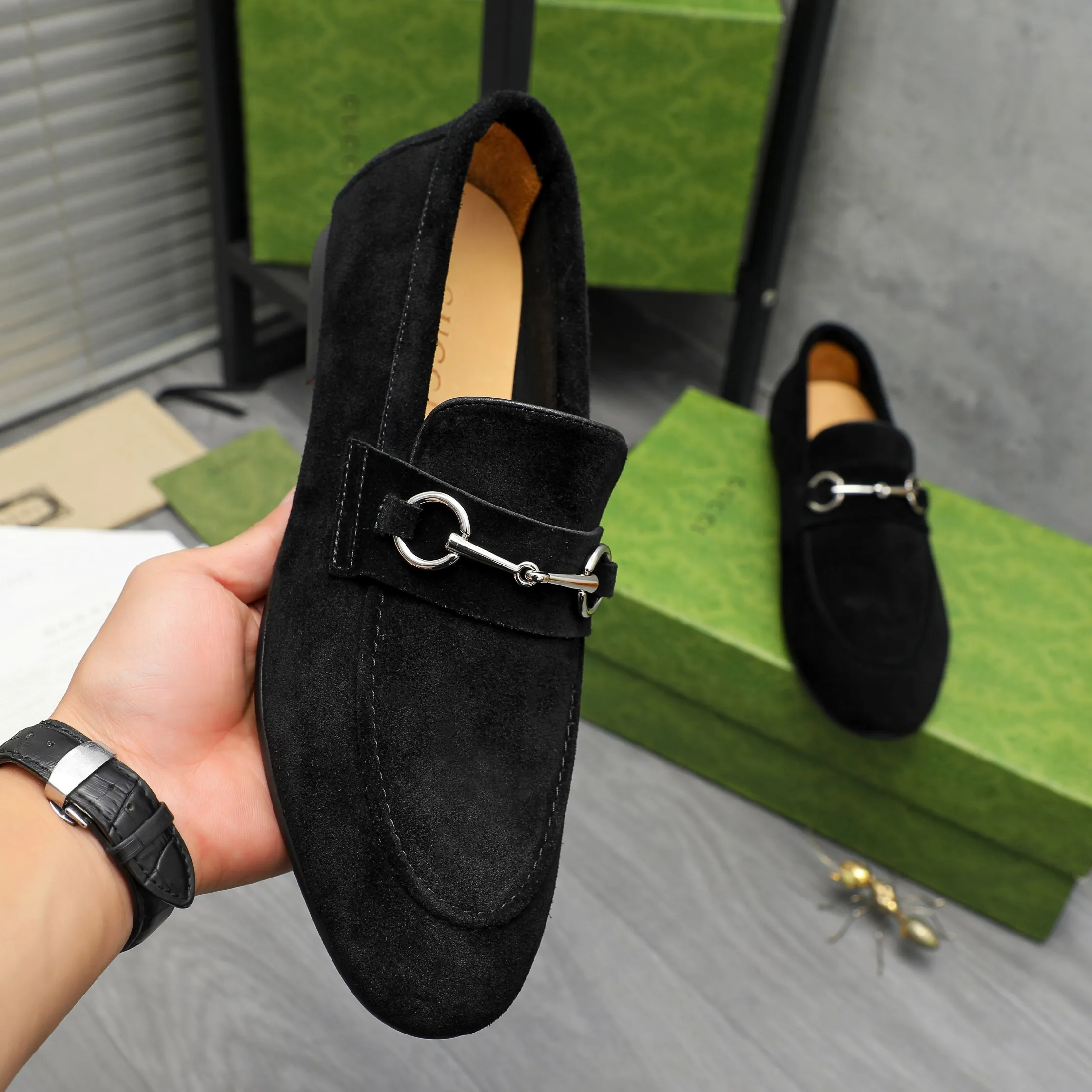 Men's shoes 💰p400 Product trademark: GUCCI "Gucci" business casual leather shoes Regular size: 38-46 (38.45.46 custom-made, non-returnable) Product materials: Selected suede cowhide upper, cowhide lining, original rubber outsole